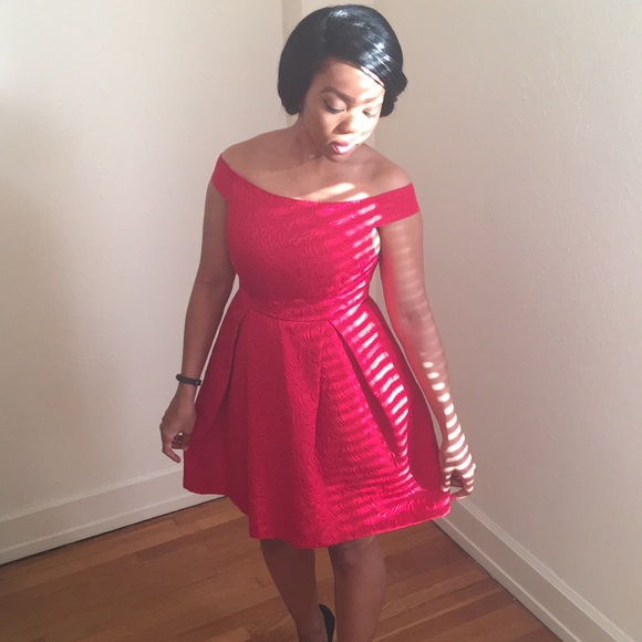 Textured Fire Engine Red Mini Party Dress - Picture 2 of 4